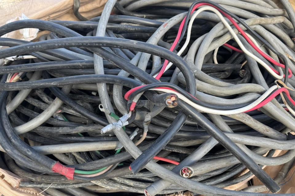 ケーブル各種の画像